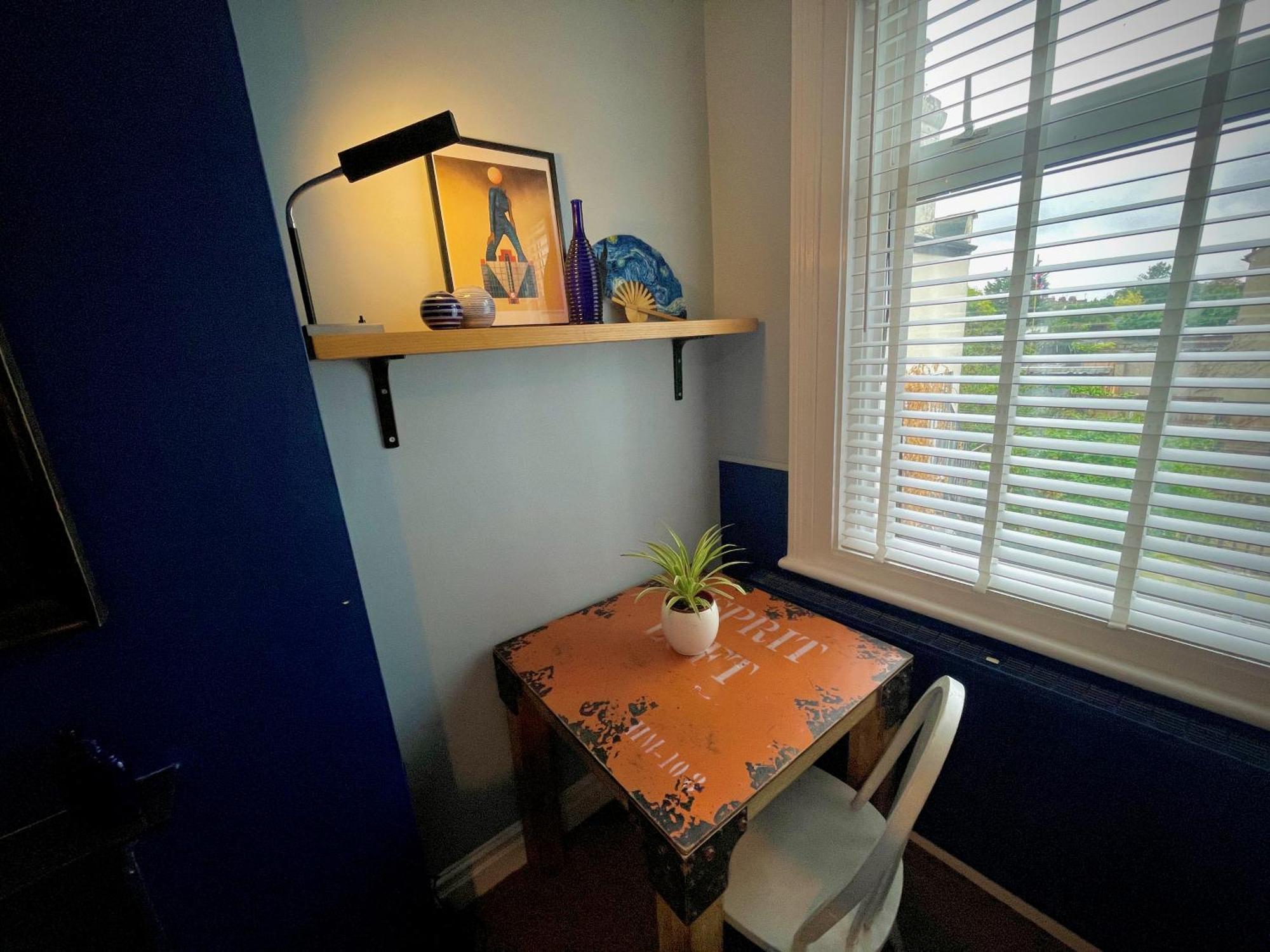 Stylish And Artistic Flat In Southend On Sea Apartment Bagian luar foto