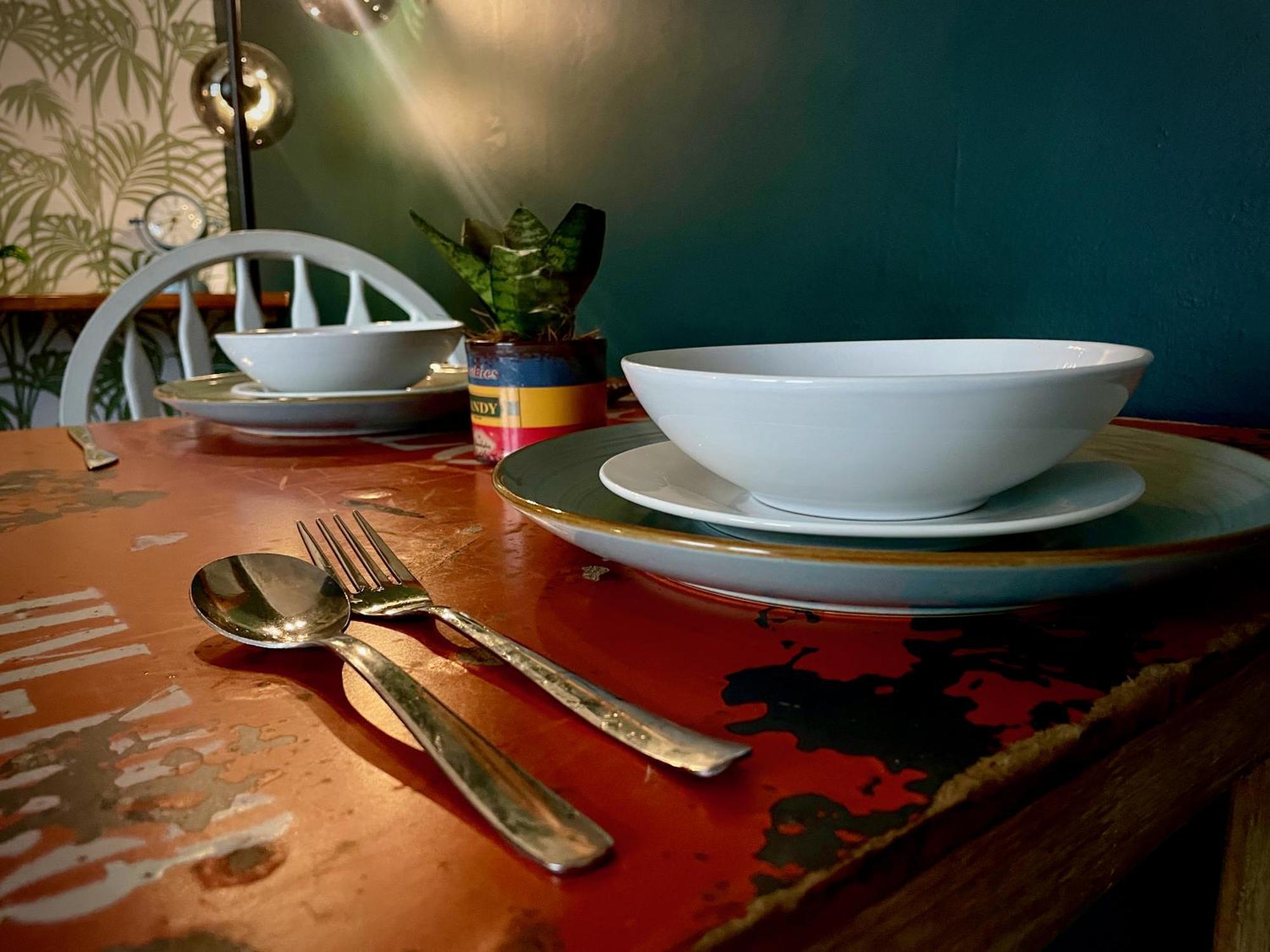 Stylish And Artistic Flat In Southend On Sea Apartment Bagian luar foto