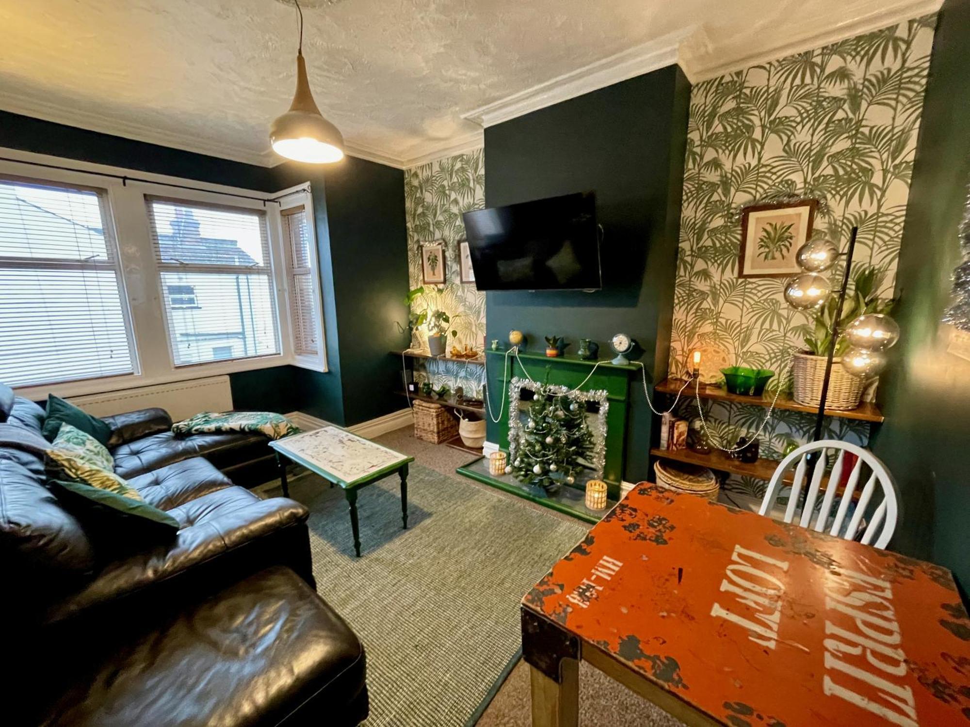 Stylish And Artistic Flat In Southend On Sea Apartment Bagian luar foto